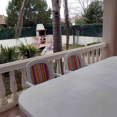 Casa NORDINE - Blick von der Terrasse auf den Poolbereich